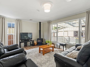 Renovated, Sunny, Huge Garage, Flat Section