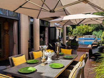 Refined luxury living in Kamo West