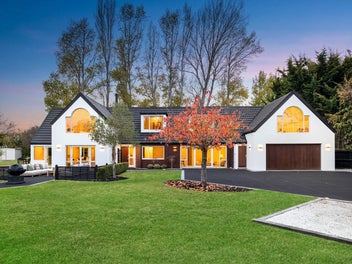SUPER RARE 445sqm Home on 2719sm Subdividable land