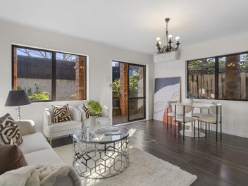 Home & income in Penrose