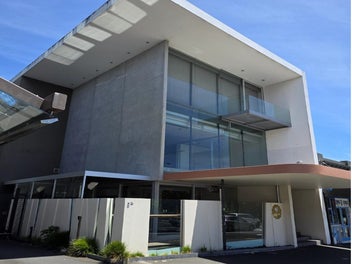 Image 1 of 8