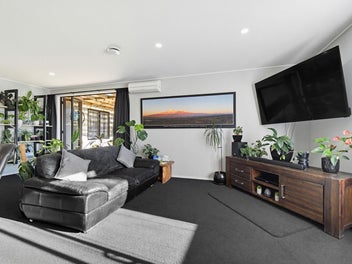 Covered Deck Living in Parkvale