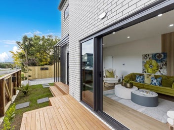 Stunning Brand New – Vendors Looking for Offers