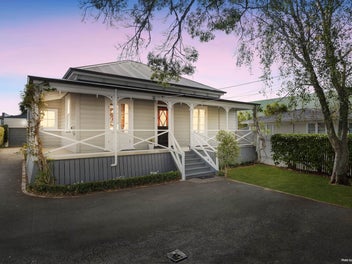 Ellerslie Family Home + Sleepout