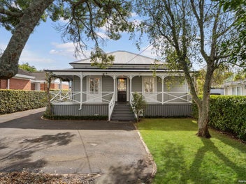 Ellerslie Family Home + Sleepout