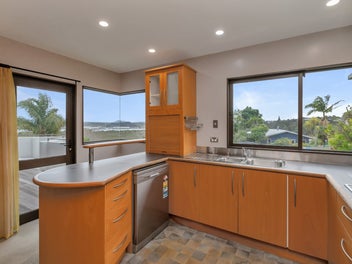 Space, Sun & Stunning Views - definite sale