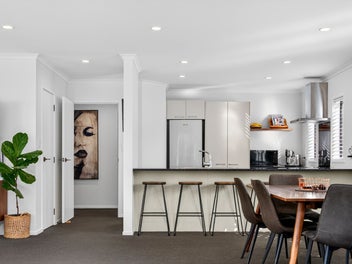 IMMACULATE, SUNNY & MOVE-IN READY