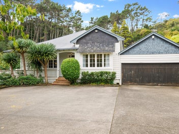 Prestige Lifestyle Retreat - Heart of Flat Bush