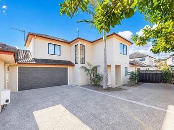 Home & Income Gem; Prime Danemora Location