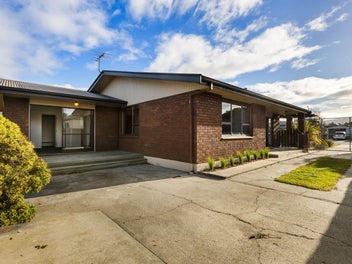 4 bedder - Invest or Move in!