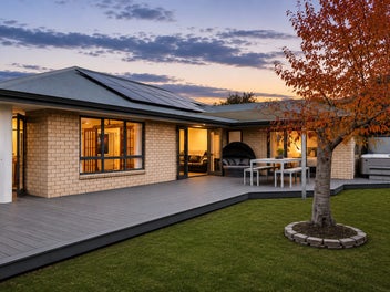 Large Family Home with Exceptional Outdoor Living