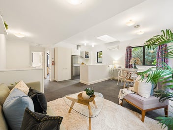 Your Slice of Iconic Aro Valley