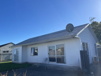 Image 1 of 7