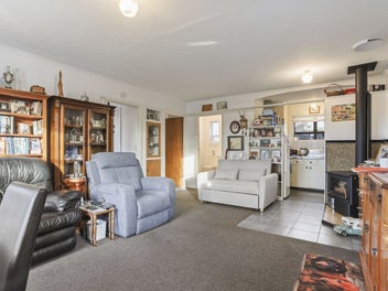 Enchanting Amberley Abode Awaits!