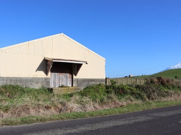 ELTHAM RURAL SECTION WITH SHED