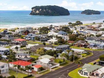 Central, Convenient & Close to Beach
