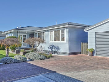 Stylish and Secure in Popular Parkvale
