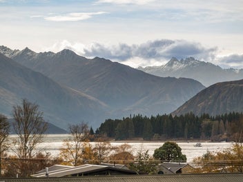 Walk to the Lake, Retreat to the Views