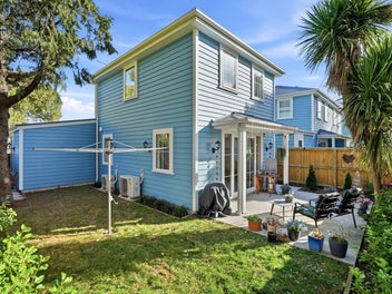 Rare Brooksfield Opportunity!