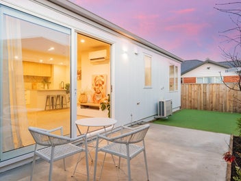 Spacious & sophisticated & standalone