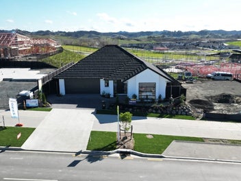 Sparkling new & ready to move into!