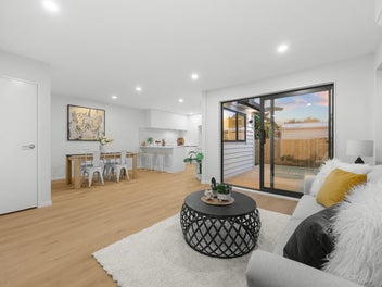 DUPLEX 4 BEDROOM PLUS GARAGE