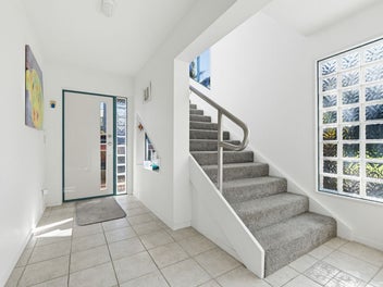 Space, Sea Views and Serenity