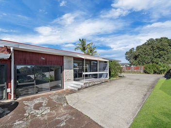 TIME TO MOVE – SERIOUS SELLER WANTS ACTION!
