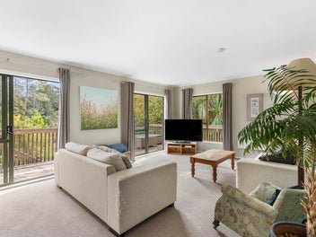 Peaceful & Private Overlooking the Tranquil Bush
