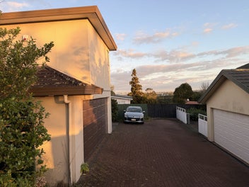 Golden Opportunity in Sunnynook