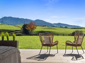 Modern Comfort in a Stunning Rural Setting