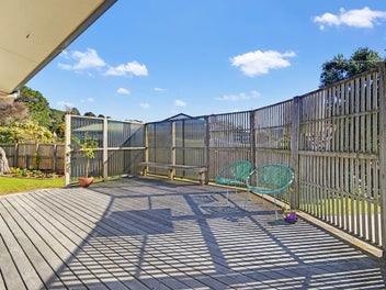 Spacious Starter with Privacy and Parking