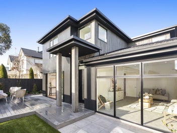 Prestigious location, masterful renovation