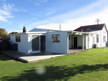 Image 1 of 20
