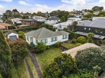 Quintessential Quarter Acre Kiwi Dream!