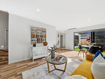 Standalone & Stylish – The Perfect Modern Fami...