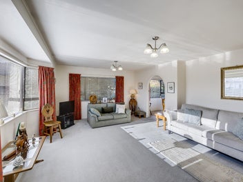 Easy Living, Convenient Position
