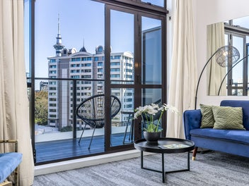 Penthouse Living With Views & Parking