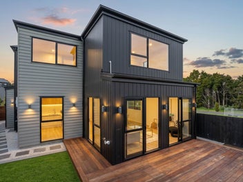 Spacious Modern Home with Breathtaking Views!