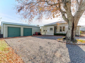 Character & Charm on a Spacious Section