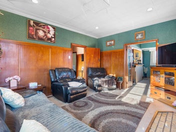 Space, Potential & A Prime Outram Location