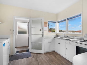 Perfect Downsize, Walk to Kamo Township