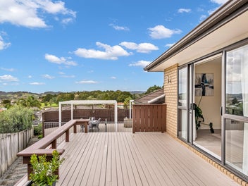 Space, Views & Easy Family Living
