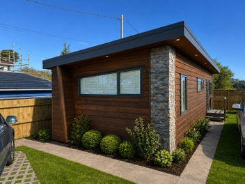 PRICE INCLUDES HOUSE + SHIFT* Neat & Solid 43m2