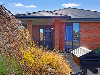 Family Living with 5 Bedrooms