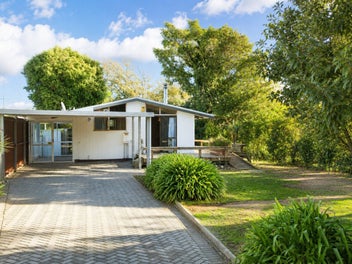 Neat, tidy and ready to move in