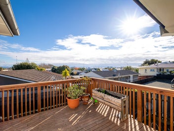 Easy Living Near Beach, Schools & Junction