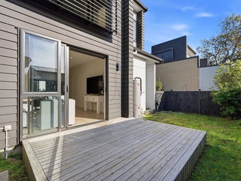 LAST ONE - Peninsula Freehold Semi-detached House!