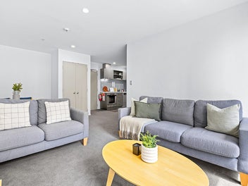 Large CBD Living at a Fraction of Replacement Cost