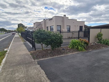 Image 1 of 7